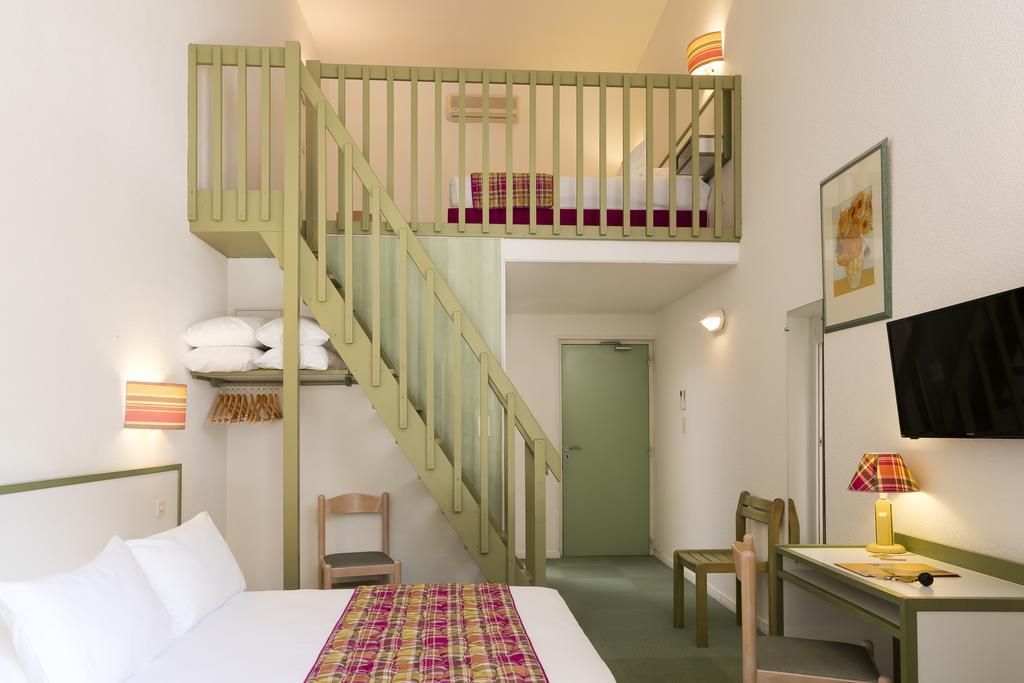 Logis Hotel Restaurant Les Cedres Joyeuse Exterior photo