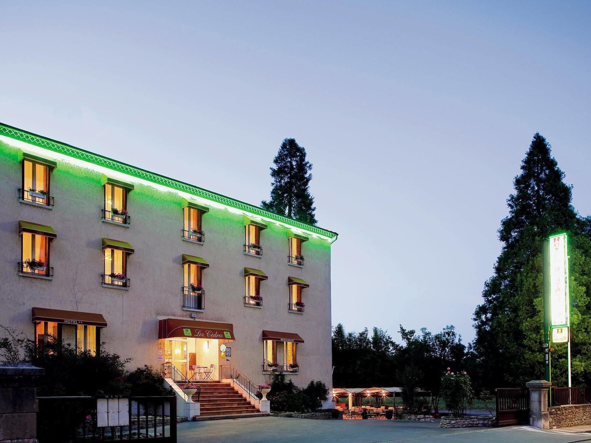 Logis Hotel Restaurant Les Cedres Joyeuse Exterior photo
