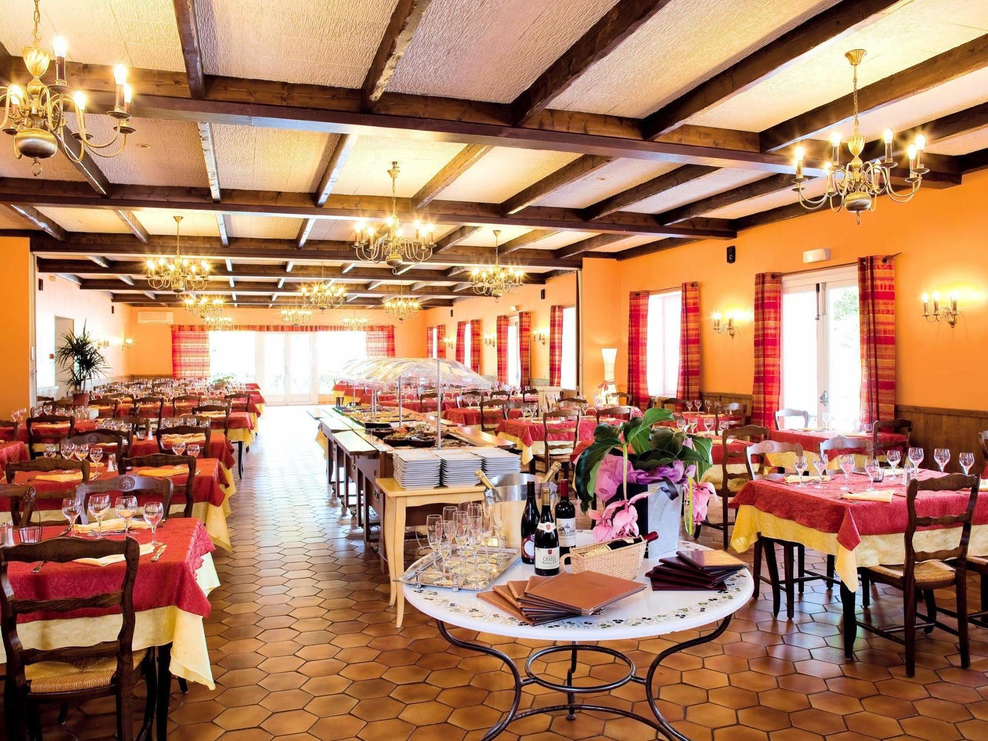 Logis Hotel Restaurant Les Cedres Joyeuse Exterior photo